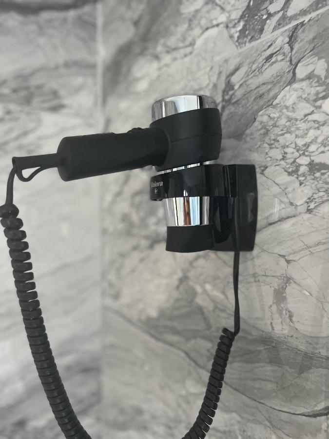 Capsule Art Deco - Jacuzzi - Netflix - Home Cinema - Arcade De Jeux & Nintendo Switch - 2 Chambres - Filet Suspendu Валенсиен Екстериор снимка