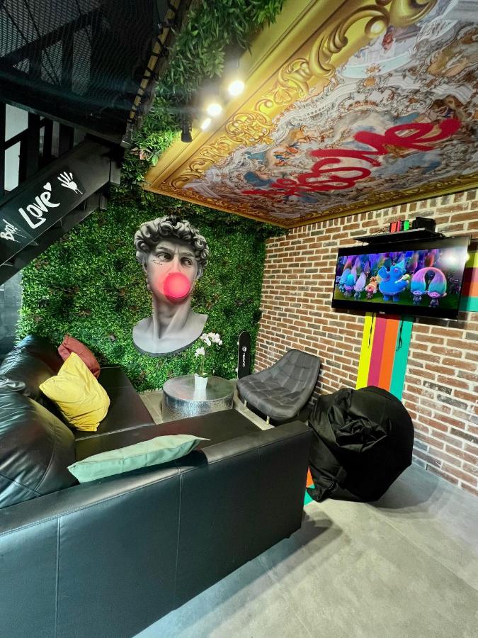 Capsule Art Deco - Jacuzzi - Netflix - Home Cinema - Arcade De Jeux & Nintendo Switch - 2 Chambres - Filet Suspendu Валенсиен Екстериор снимка