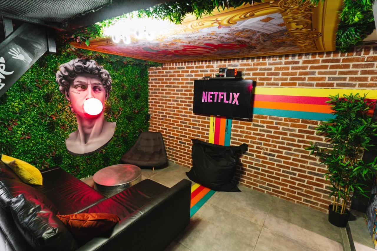 Capsule Art Deco - Jacuzzi - Netflix - Home Cinema - Arcade De Jeux & Nintendo Switch - 2 Chambres - Filet Suspendu Валенсиен Екстериор снимка